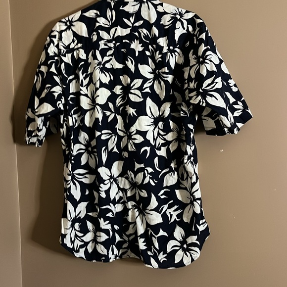 Floral leafy vacation style Hawaiian shirt - Picture 5 of 5